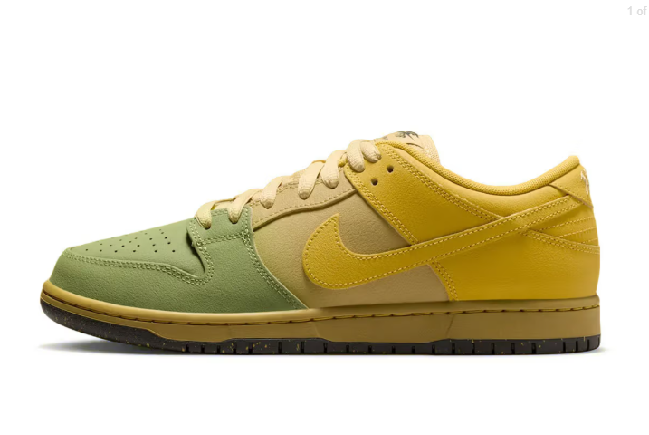 Nike SB Dunk Low Pro WC Shoe - Saffron Quartz/Pear